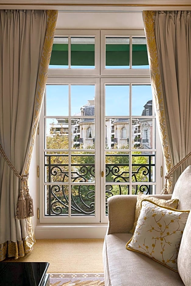 Shangri-La Hotel, Paris