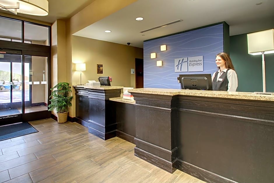 Holiday Inn Express and Suites Natchez South