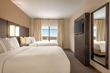 1 Bedroom Suite, 2 Queen, Sofa bed