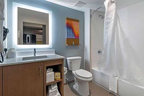 Queen Suite with Two Queen Beds - Non-Smoking