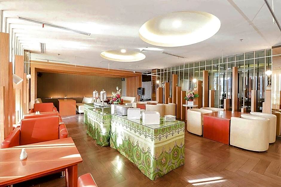 Empress Hotel Makassar City Center by LIFE