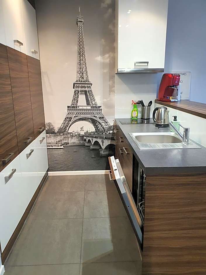 Platinum Towers by CityApartmentsPARKING