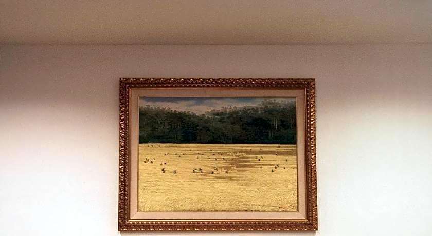 Crown Vista Batam Hotel