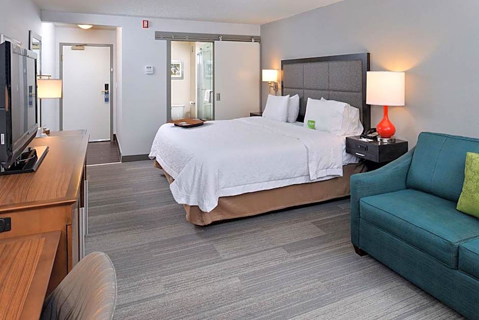Hampton Inn & Suites By Hilton Calgary University Northwest