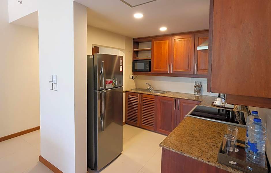Sea Cliff Court Hotel & Luxury Apartments