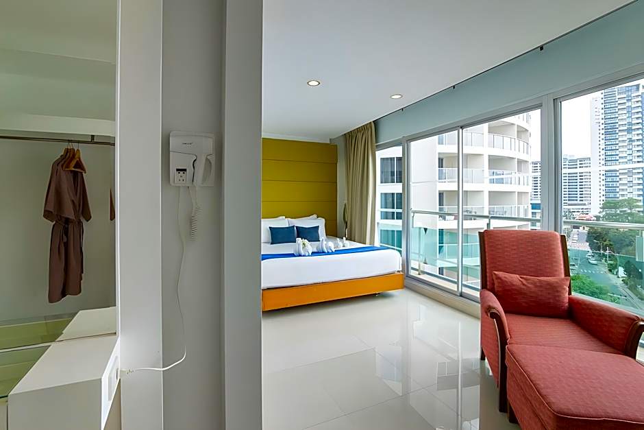 Royal Beach View Suites