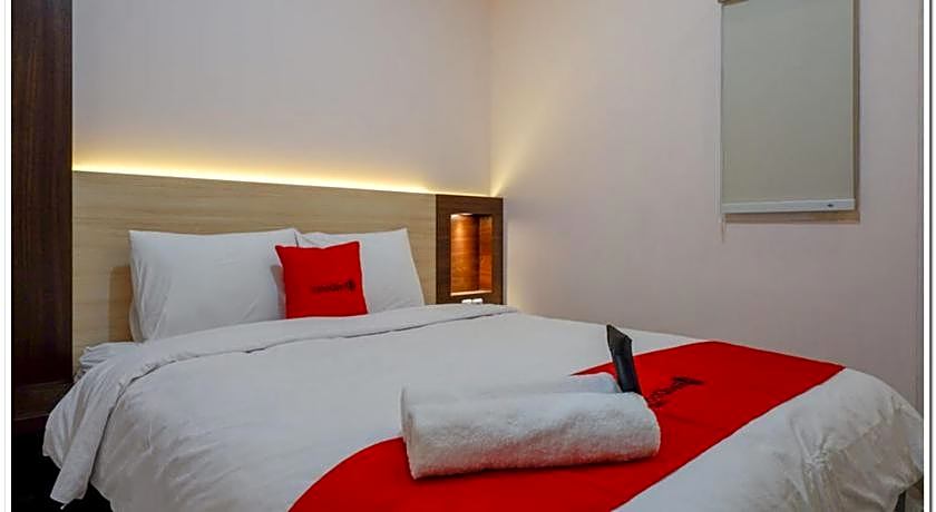 RedDoorz near Gejayan 3