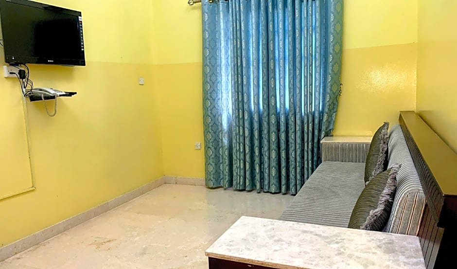 Super OYO 152 Manam 1 Hotel Apartment