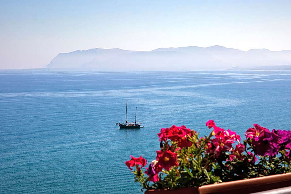 Hotel Punta Nord Est