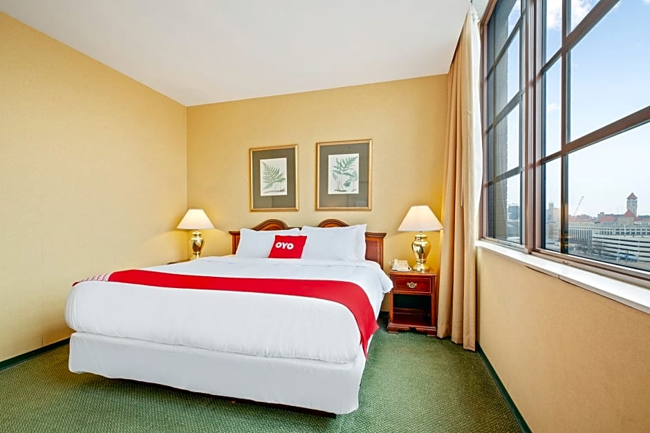 OYO Hotel St Louis Downtown City Center MO
