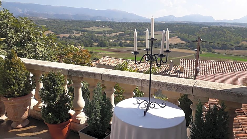 Six chandelles m'étaient comptées