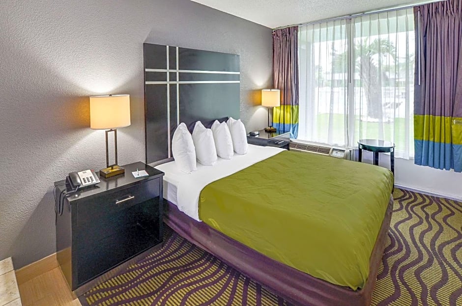 Quality Inn & Suites Hardeeville - Savannah North - Renovated with Hot Breakfast Included