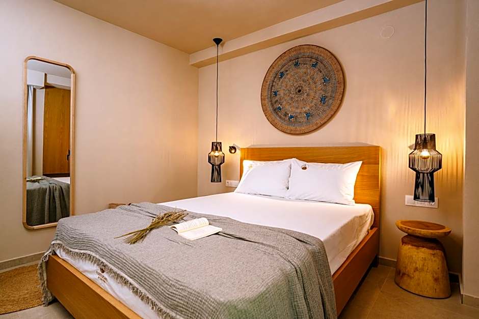 Funtukaki by the Pool