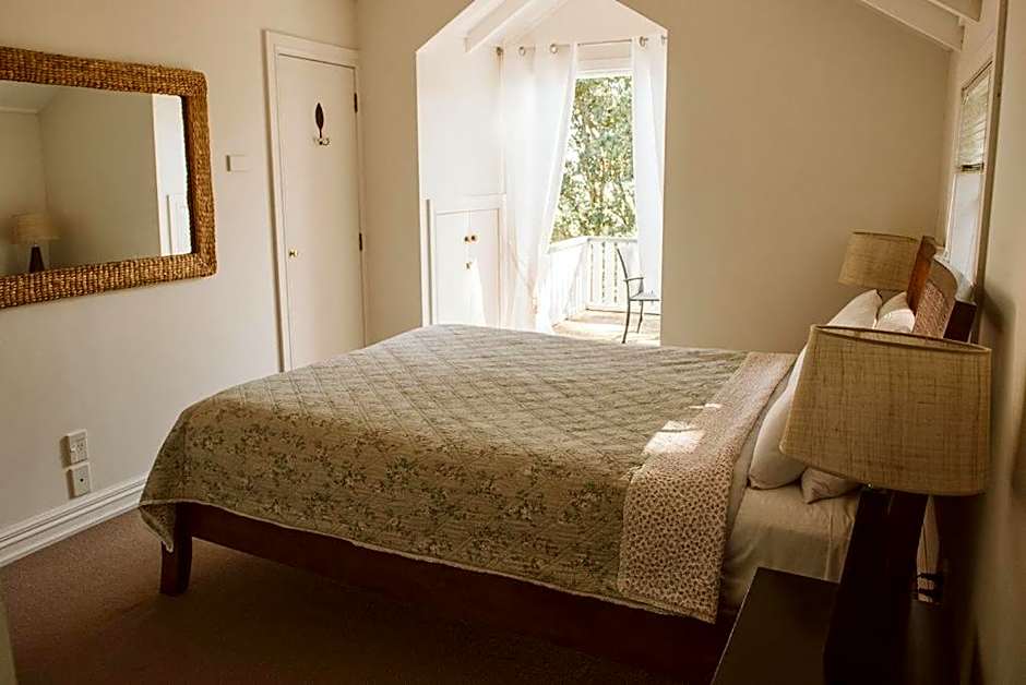 Bow Street Apartments & Cottage