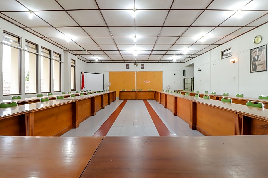 Satriafi Hotel by ZUZU