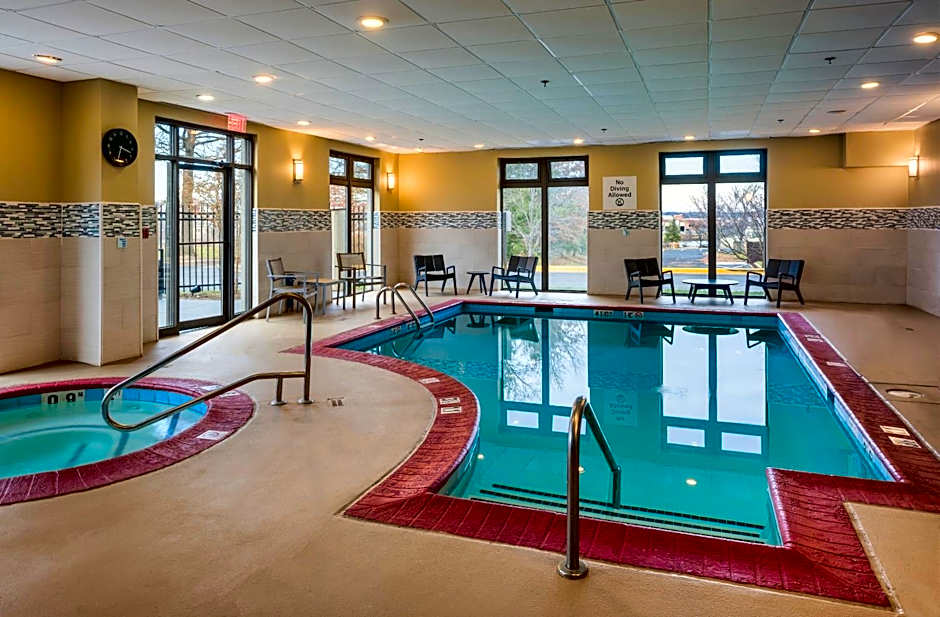 Holiday Inn Express & Suites Laurel Lakes By IHG