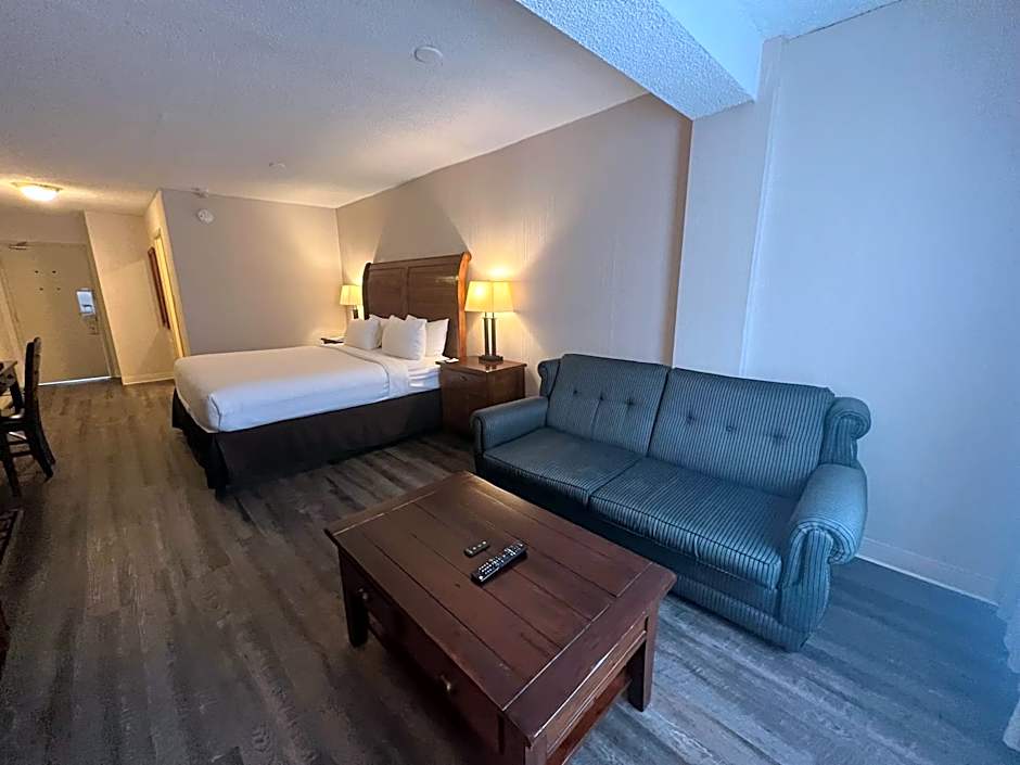 Photo 1 of 8 of 1 King Bed