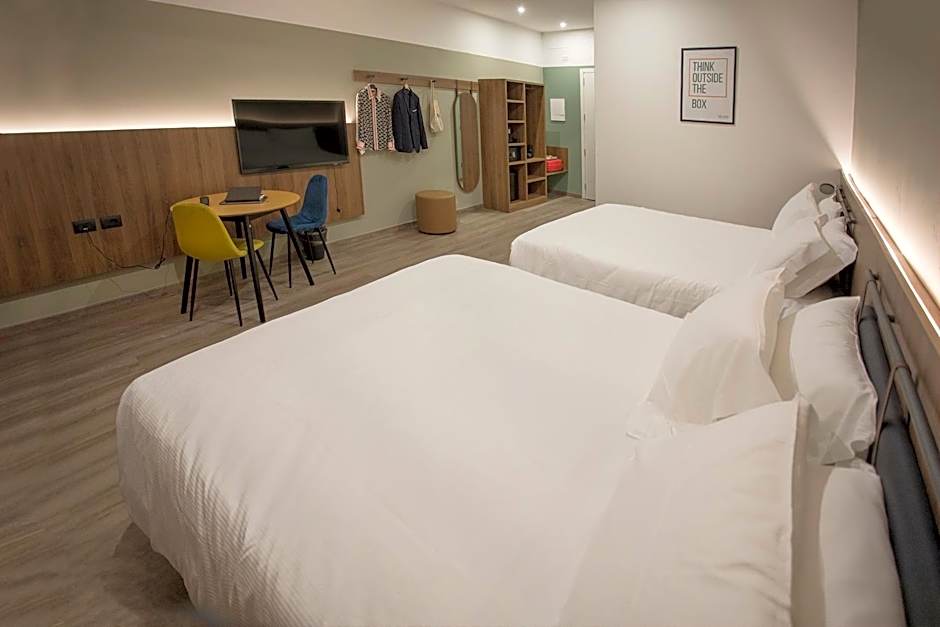 Moody smart & comfy Hotel