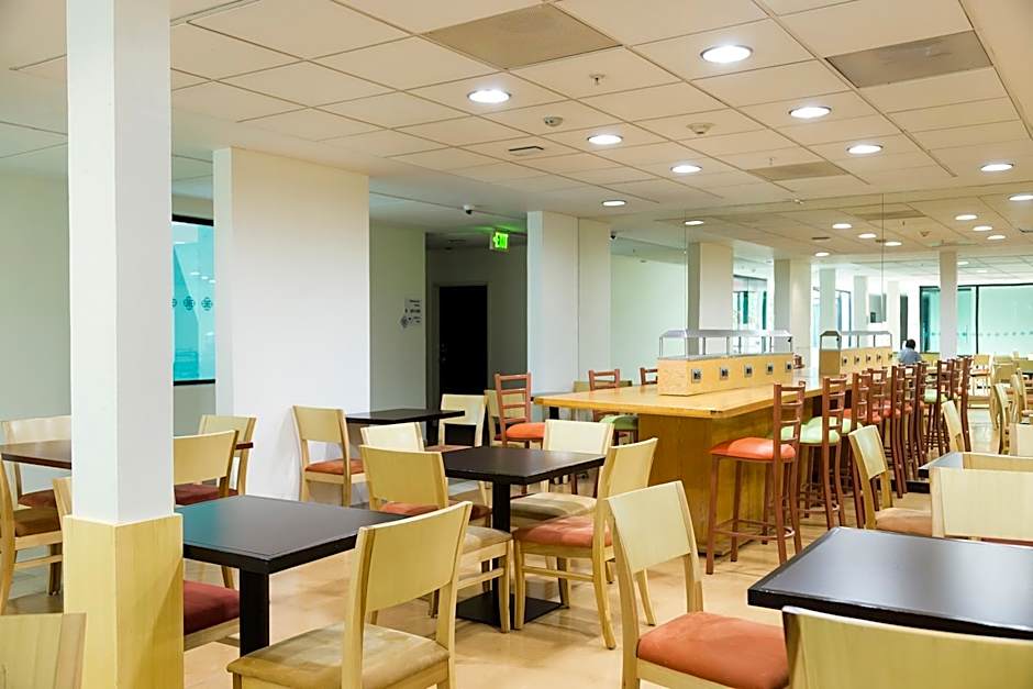 Excellence Express & Suites