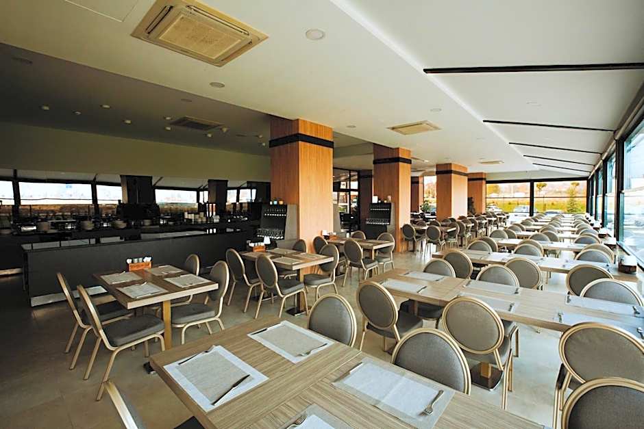 Karpalas City Hotel & Spa