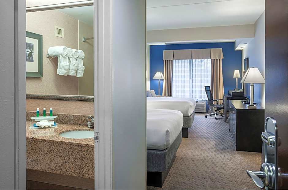 Holiday Inn Express & Suites Laurel Lakes By IHG