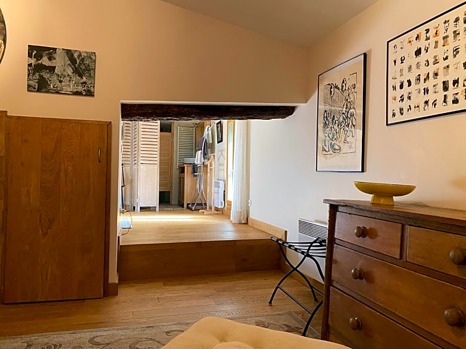 Clos de Mont July, architecture XVIIIe au cœur de la nature