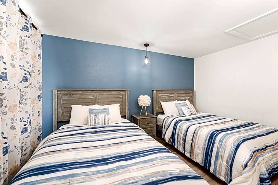 Founder's Brook Motel and Suites