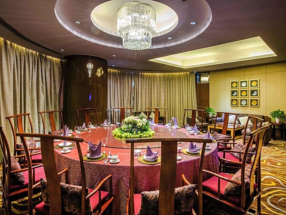 Pullman Linyi Lushang Hotel