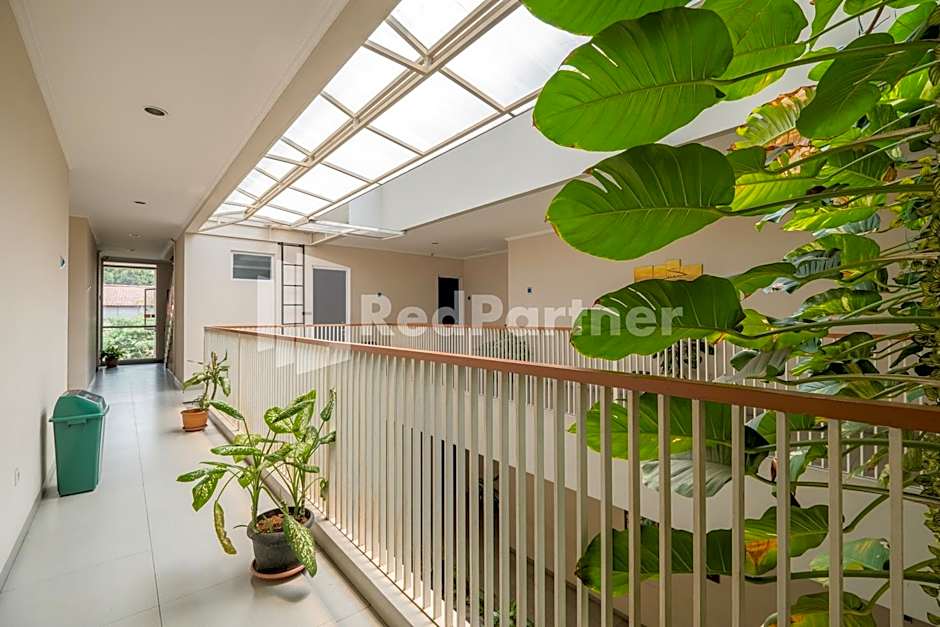 Palm Eight Mitra RedDoorz