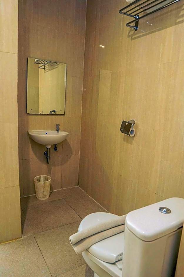 Front One Budget Malang