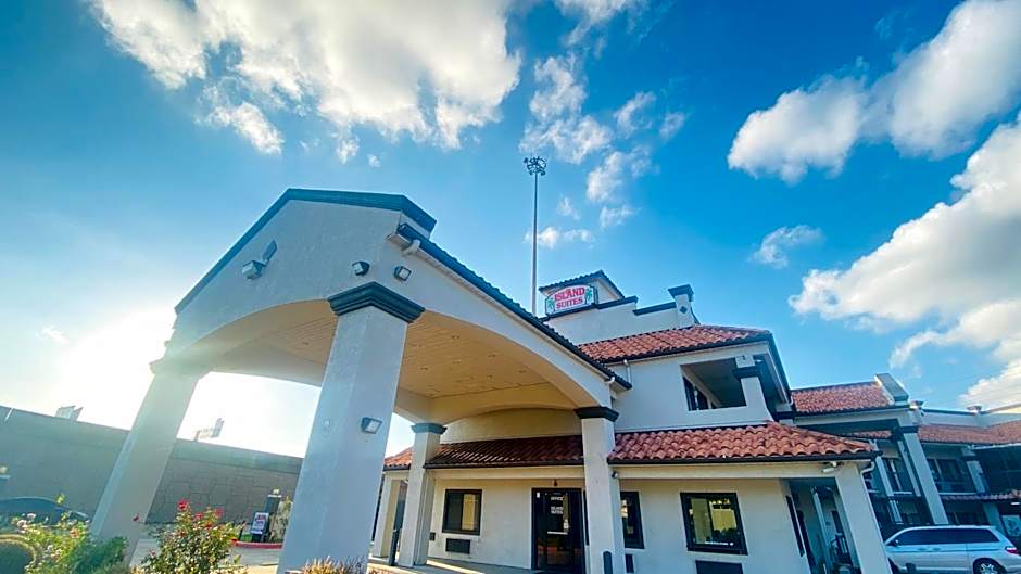 Island Suites Hobby Airport