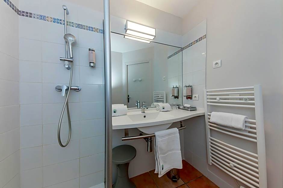 Logis Hôtel La Bastide De Grignan & Restaurant "La Chênaie"