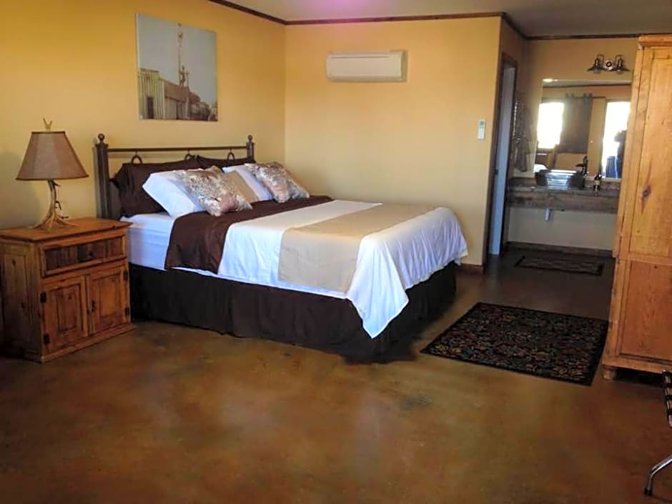 HH Creek Inn