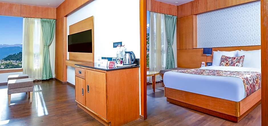 Summit Montana Suites & Spa at Mall