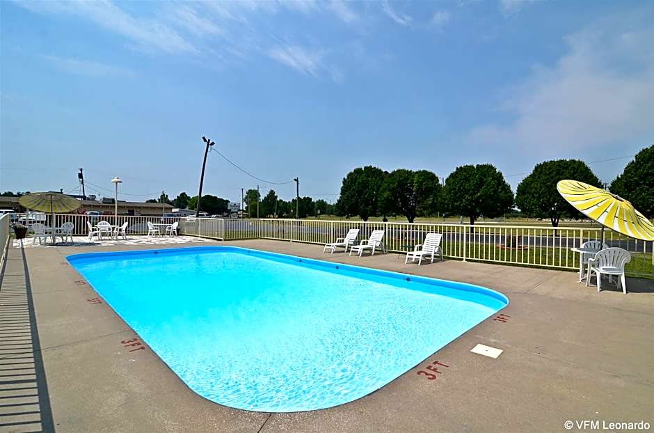 Americas Best Value Inn Iola