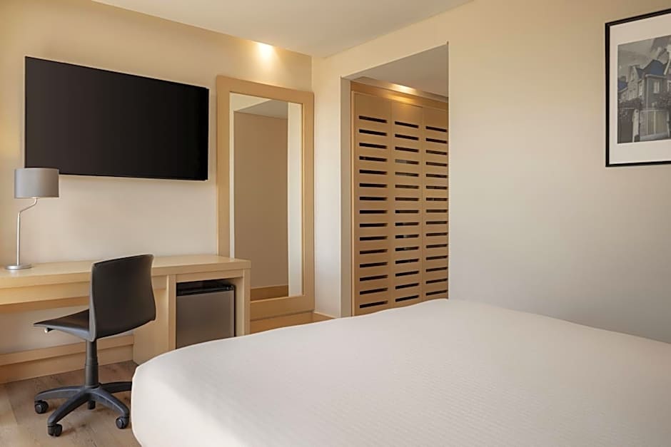 Fairfield by Marriott Bogota Embajada