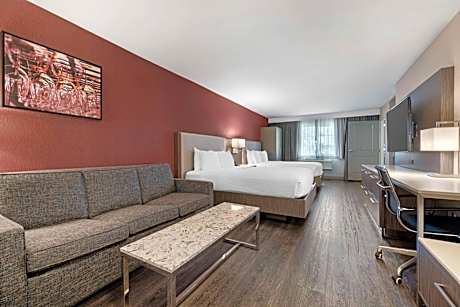 Queen Suite with Two Queen Beds and Roll-in Shower - Disability Access
