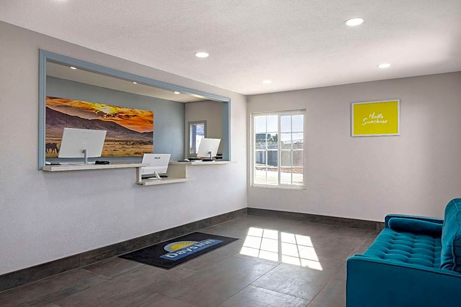 Days Inn by Wyndham Bakersfield