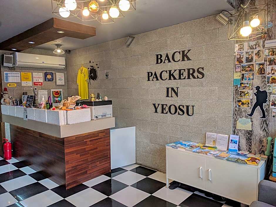Backpackers In Yeosu