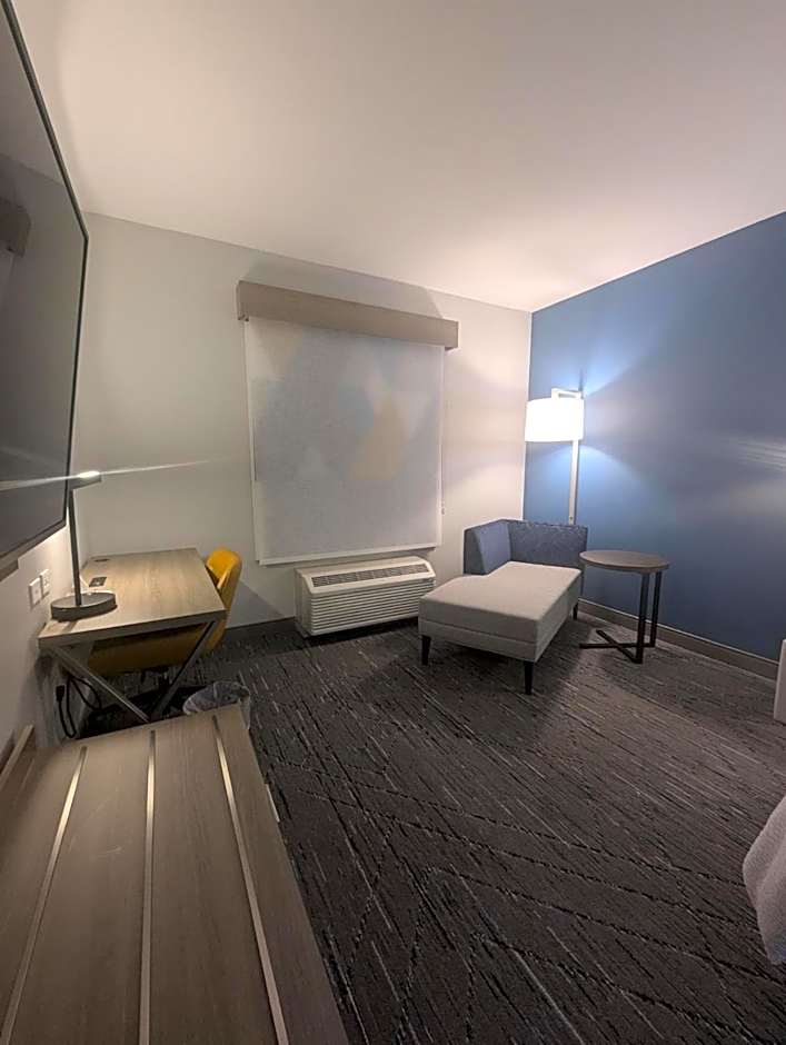 Holiday Inn Express Hotel & Suites Loveland By IHG