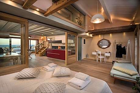 Penthouse Suite with Spa Bath and Terrace with sea view