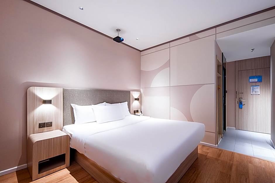 Hanting Hotel (Hefei Huaihe Road Pedestrian Street – Hefei, VA