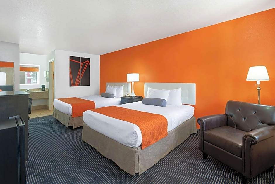 Howard Johnson by Wyndham Holbrook