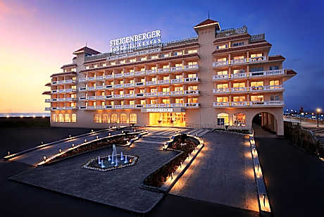 Pool Access Twin Room