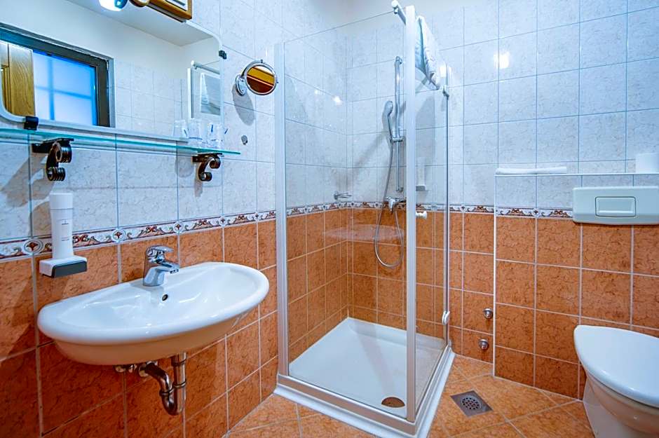 Garni Hotel & Apartments Terano