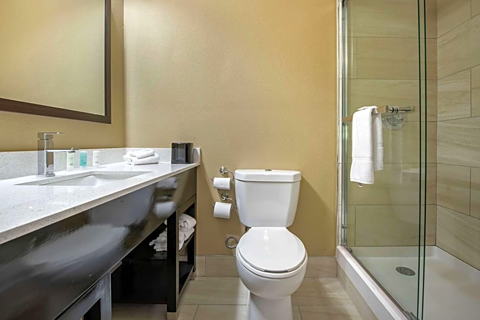 Clarion Hotel Conference Center - North