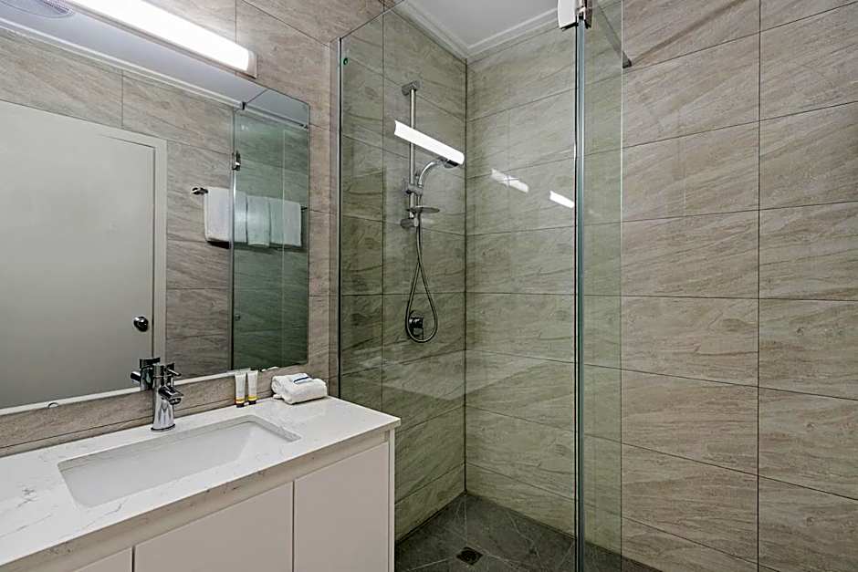 Knox International Hotel and Apartments