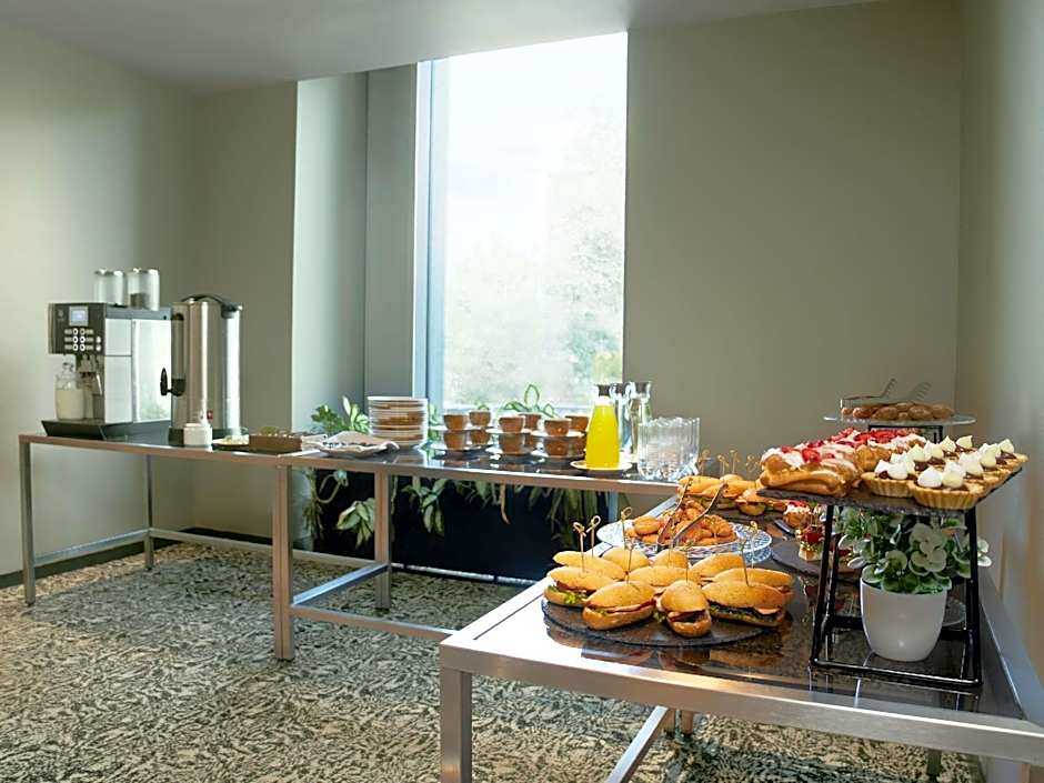 Novotel Living Almaty Jetisu
