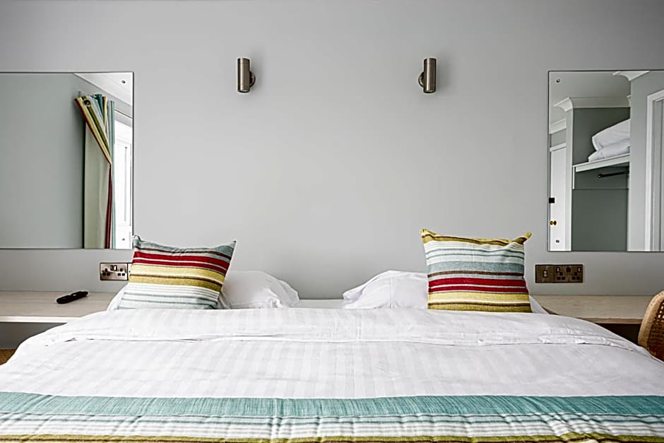 Waters Edge Hotel Torquay