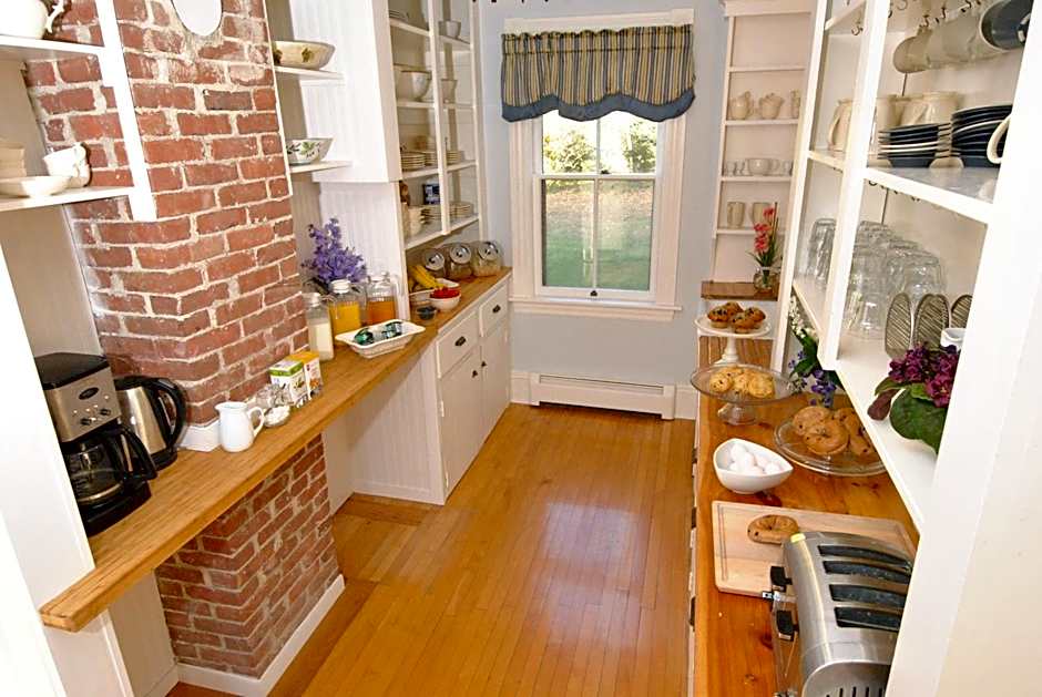 Dominion Hill Country Inn